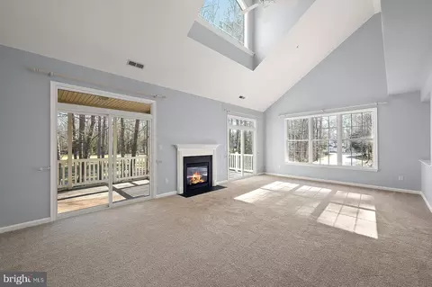 Living - 102 Hingham Ln #27, Ocean Pines, MD 21811 photo 2 of 5