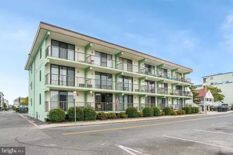 14 38th St #105, Ocean City, MD 21842