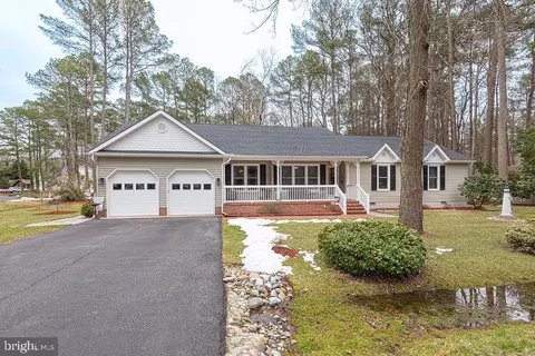 24 Fairway Ln, Ocean Pines, MD 21811