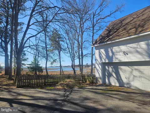 Exterior - 6342 Knoll Hill Dr, Berlin, MD 21811 photo 3 of 4