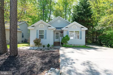 863 Ocean Pkwy, Ocean Pines, MD 21811