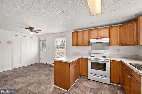 Kitchen - 106 Schoolfield St, Berlin, MD 21811 photo 3 of 5