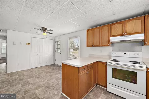 Kitchen - 106 Schoolfield St, Berlin, MD 21811 photo 5 of 5