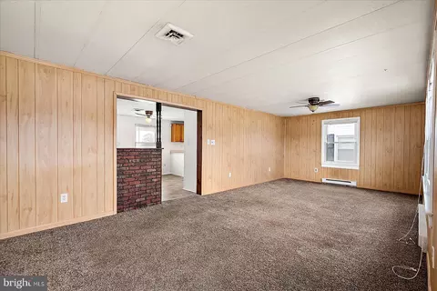 Living - 106 Schoolfield St, Berlin, MD 21811 photo 2 of 6