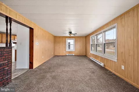Living - 106 Schoolfield St, Berlin, MD 21811 photo 6 of 6