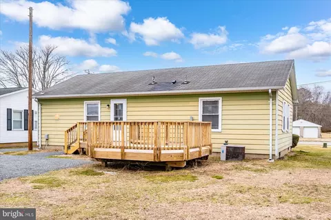 Exterior - 106 Schoolfield St, Berlin, MD 21811 photo 7 of 9