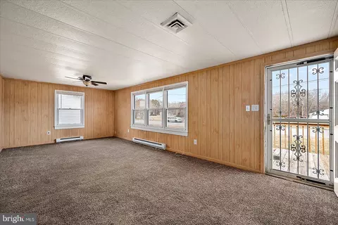 Living - 106 Schoolfield St, Berlin, MD 21811 photo 1 of 6