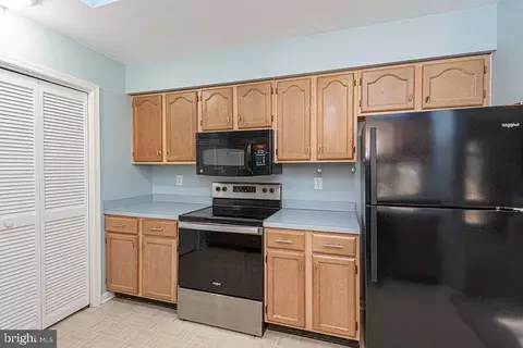 Kitchen - 139 Camelot Cir, Ocean Pines, MD 21811 photo 2 of 3