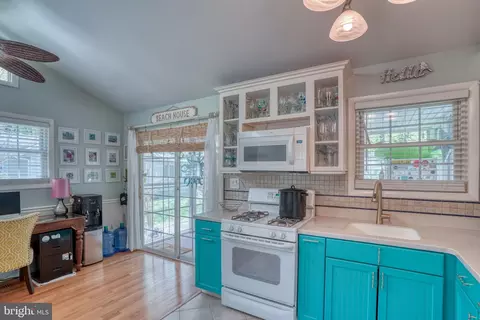 Kitchen - 29 Saint Martins Ln, Ocean Pines, MD 21811 photo 6 of 6