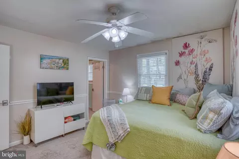 Bedroom - 29 Saint Martins Ln, Ocean Pines, MD 21811 photo 3 of 5