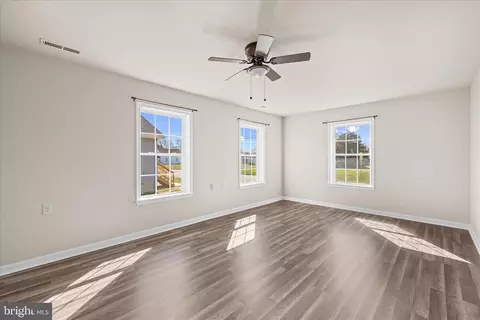 Living - 203 Branch St, Berlin, MD 21811 photo 2 of 6