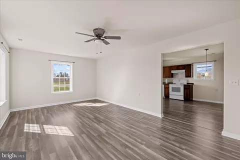 Living - 203 Branch St, Berlin, MD 21811 photo 1 of 6