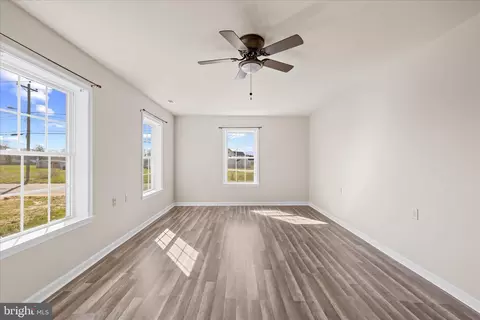 Living - 203 Branch St, Berlin, MD 21811 photo 5 of 6