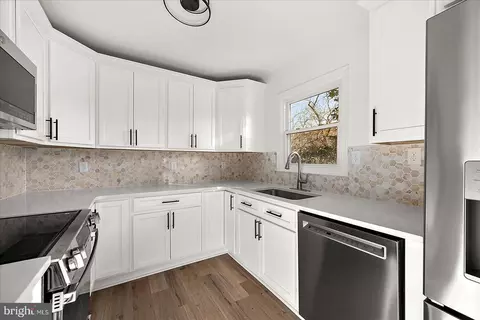 Kitchen - 302 Franklin Ave, Berlin, MD 21811 photo 3 of 5