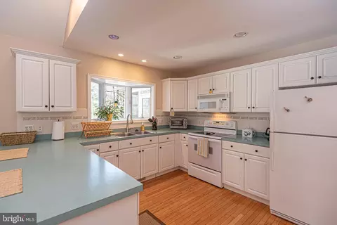 Kitchen - 6 Sundial Cir, Ocean Pines, MD 21811 photo 2 of 2