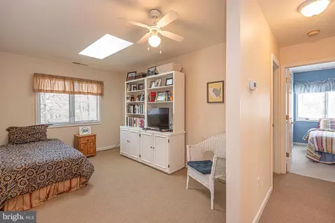 Bedroom - 6 Sundial Cir, Ocean Pines, MD 21811 photo 6 of 10