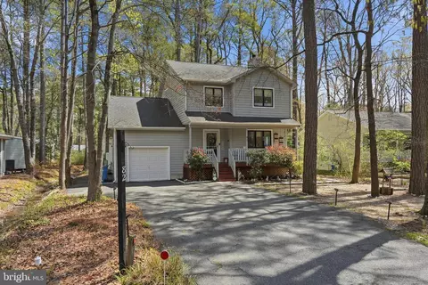 82 Sandyhook Rd, Berlin, MD 21811