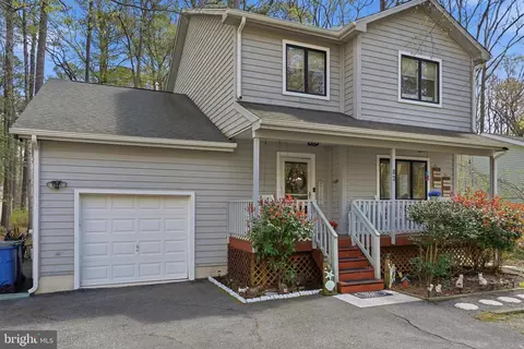 82 Sandyhook Rd, Berlin, MD 21811