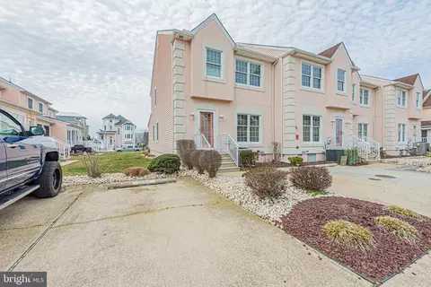 13487 Bella Vista Ln #9, Ocean City, MD 21842