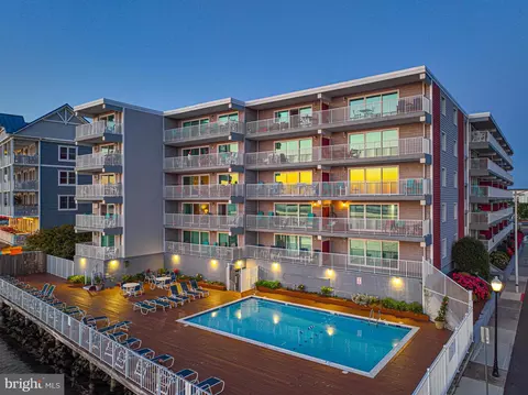 210 Worcester St #206, Ocean City, MD 21842