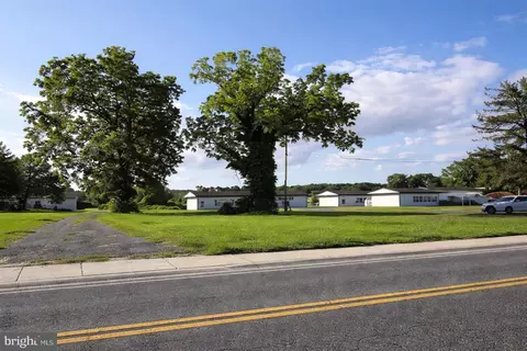 210 Flower St, Berlin, MD 21811 photo 4