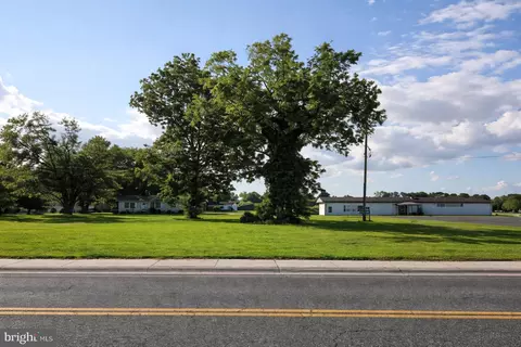 210 Flower St, Berlin, MD 21811 photo 2