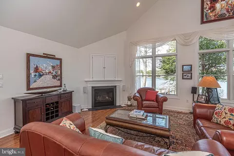 Living - 504 Beaumont Ct, Ocean Pines, MD 21811 photo 3 of 4