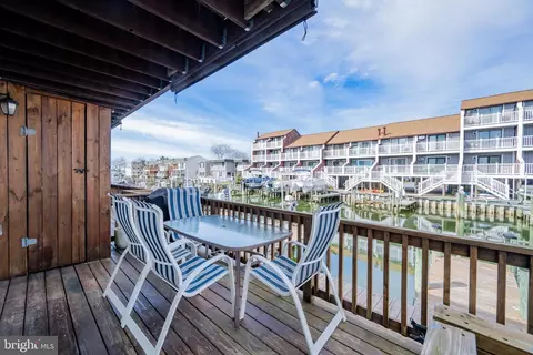 Exterior - 11611 Windward Dr #E, Ocean City, MD 21842 photo 2 of 3