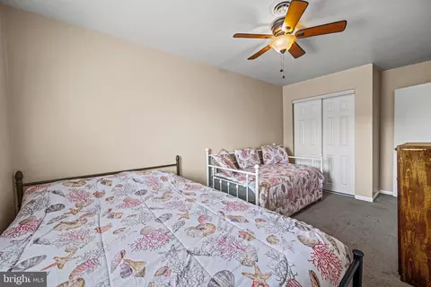 Bedroom - 11611 Windward Dr #E, Ocean City, MD 21842 photo 6 of 6