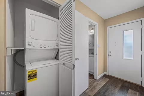 Entry Way - 11611 Windward Dr #E, Ocean City, MD 21842 photo 1 of 1