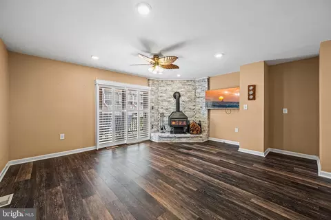Living - 11611 Windward Dr #E, Ocean City, MD 21842 photo 1 of 5