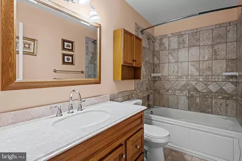 Bath - 11611 Windward Dr #E, Ocean City, MD 21842 photo 1 of 3