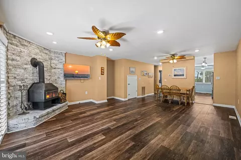 Living - 11611 Windward Dr #E, Ocean City, MD 21842 photo 5 of 5