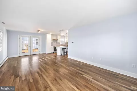 Living - 300 Broad St, Berlin, MD 21811 photo 1 of 5