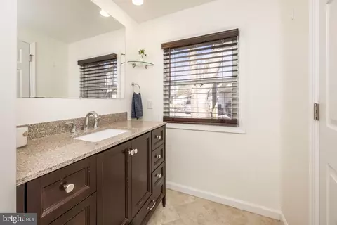 Bath - 300 Broad St, Berlin, MD 21811 photo 3 of 5