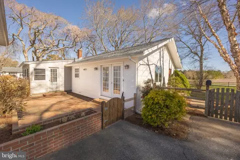 Exterior - 300 Broad St, Berlin, MD 21811 photo 4 of 18