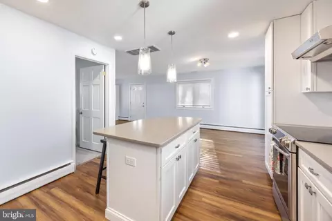 Entry Way - 300 Broad St, Berlin, MD 21811 photo 1 of 5