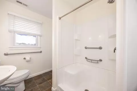 Bath - 300 Broad St, Berlin, MD 21811 photo 5 of 5