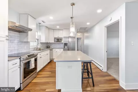 Kitchen - 300 Broad St, Berlin, MD 21811 photo 5 of 6