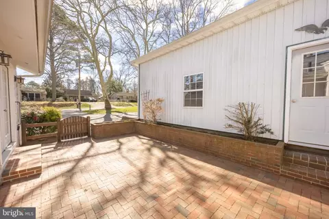 Exterior - 300 Broad St, Berlin, MD 21811 photo 10 of 18