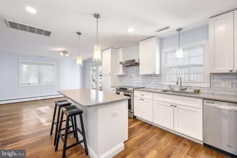Kitchen - 300 Broad St, Berlin, MD 21811 photo 3 of 6