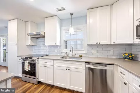 Kitchen - 300 Broad St, Berlin, MD 21811 photo 1 of 6