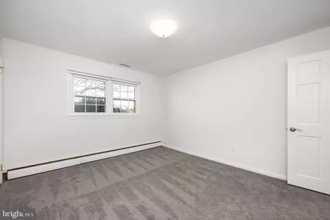 Bedroom - 300 Broad St, Berlin, MD 21811 photo 5 of 6