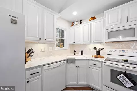 Kitchen - 16 Marview Dr, Ocean Pines, MD 21811 photo 2 of 2
