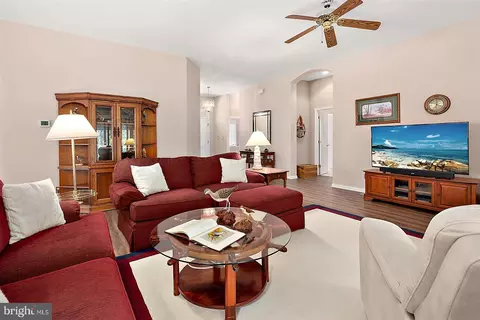 Living - 11324 River Run Ln, Berlin, MD 21811 photo 3 of 5