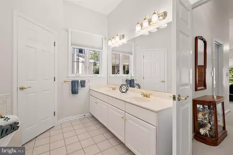 Bath - 11324 River Run Ln, Berlin, MD 21811 photo 1 of 7