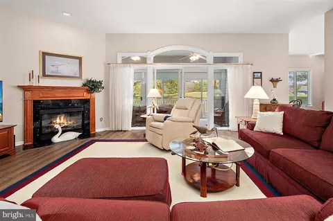 Living - 11324 River Run Ln, Berlin, MD 21811 photo 4 of 5