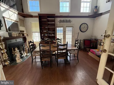 Dining - 207 S Washington St, Snow Hill, MD 21863 photo 1 of 3