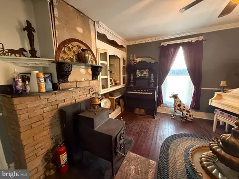 Entry Way - 207 S Washington St, Snow Hill, MD 21863 photo 2 of 19