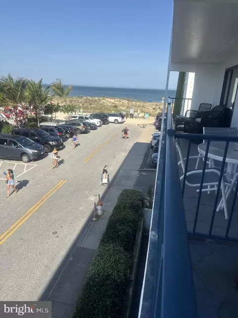 9 37th St #202, Ocean City, MD 21842